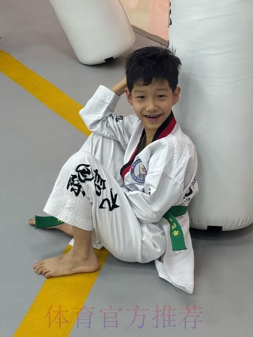 中国跆拳道队冬训 男队员全是00后